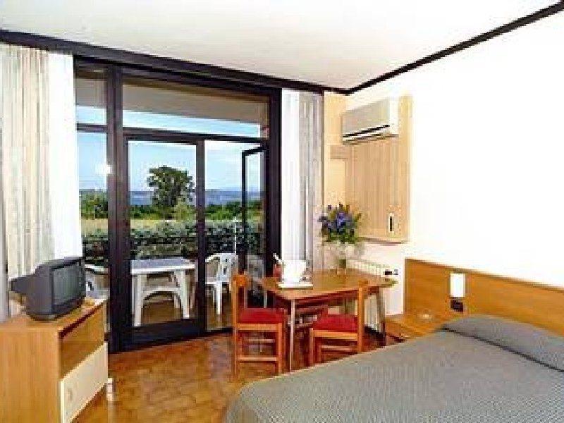 Hotel Residence Holiday Sirmione Quarto foto